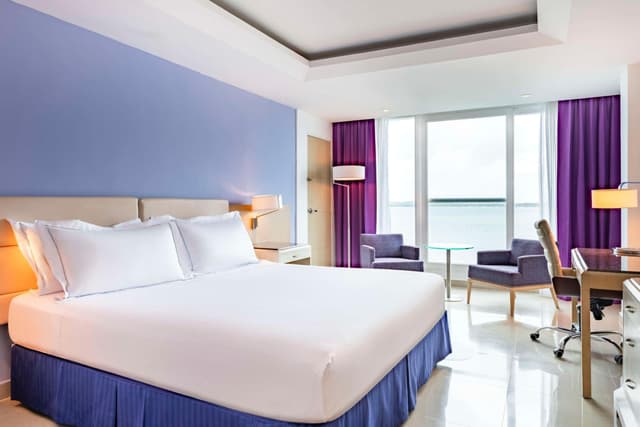 King Room with Roll-In Shower and Ocean View - Accessible · foto 5
