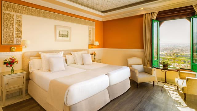 Habitación Doble Clásica con Una Cama Individual Adicional y Vista a la Ciudad - No Fumadores · foto 4