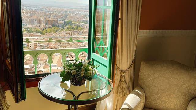 Habitación Doble Clásica con Una Cama Individual Adicional y Vista a la Ciudad - No Fumadores · foto 5