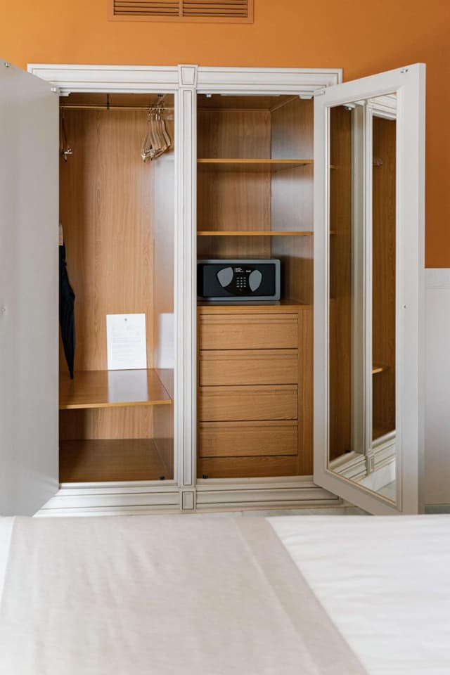 Habitación Doble Clásica con Una Cama Individual Adicional y Vista a la Ciudad - No Fumadores · foto 2