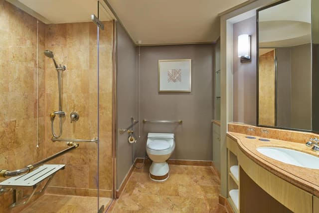 1 King Bed, City View, Room · photo 1