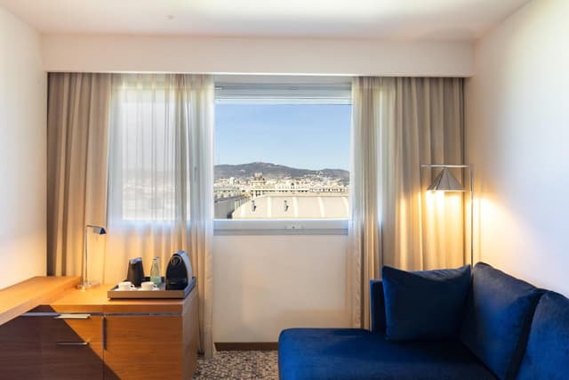 Habitación Clásica con Cama King y Vista a la Ciudad · foto 2