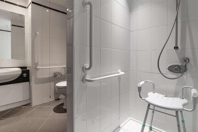 Queen Room - Accessible · photo 2