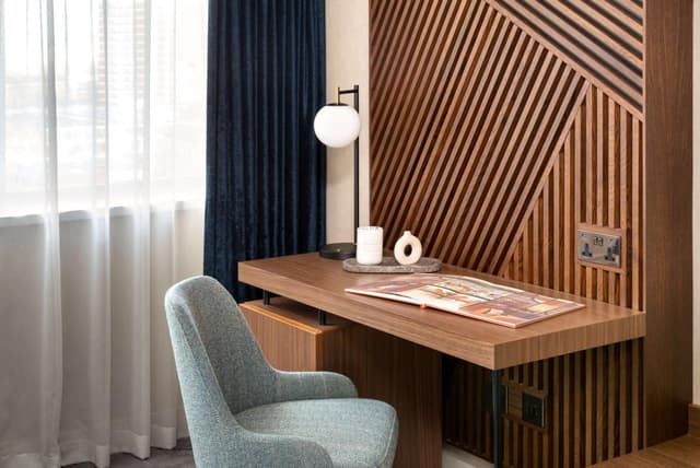 King Guest Room · photo 3