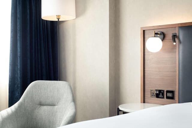 King Guest Room · photo 1