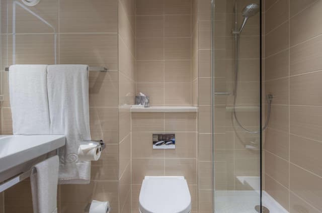 Queen Room · photo 2