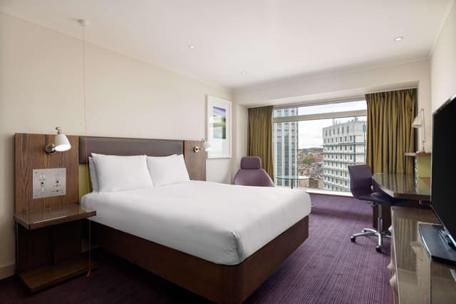 Queen Room - Accessible · photo 1