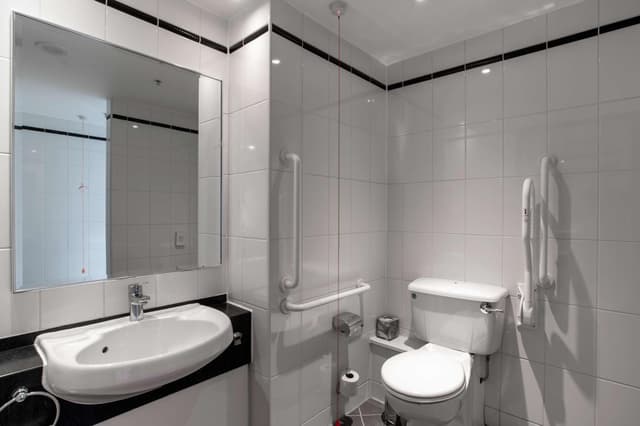 Queen Room - Accessible · photo 4