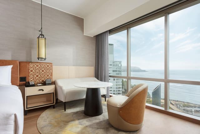 Contemporary Classic Room with One King Bed and Oceanfront · foto 2