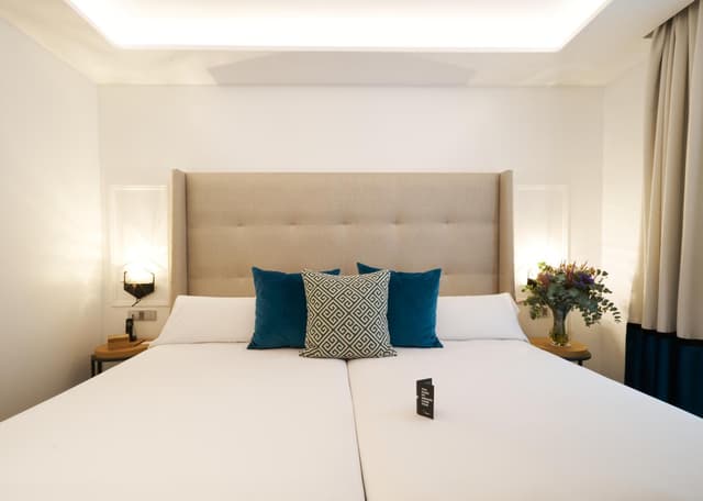 Suite Junior con vista al patio · foto 8