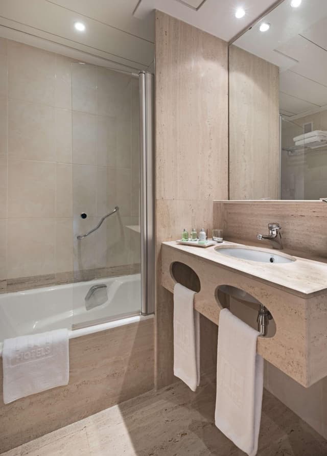 Standard Double or Twin Room · photo 3