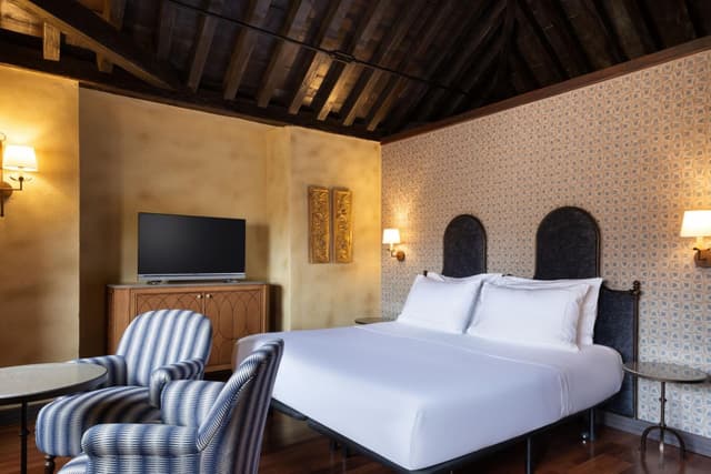Superior King Room · photo 3