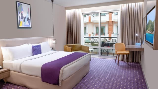 Deluxe King Room · photo 8