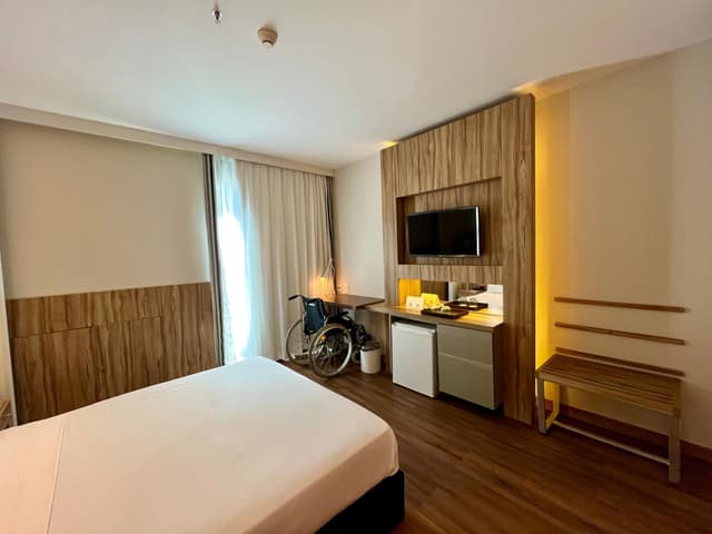 Habitación adaptada para personas con discapacidad · foto 3