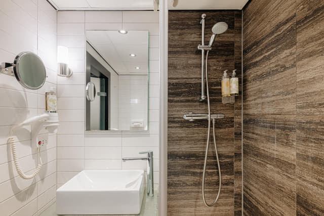 Small Double Room · photo 7