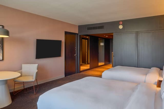 Deluxe Double Room with Two Double Beds · photo 6