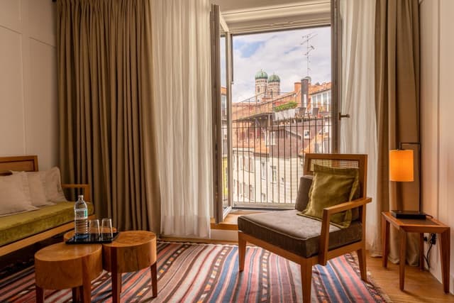 Courtyard Deluxe · photo 6