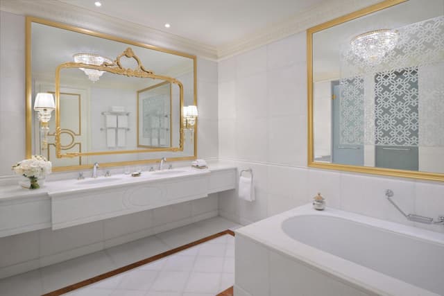 Raffles Club Ocean View With Balcony And Lounge Access · photo 8