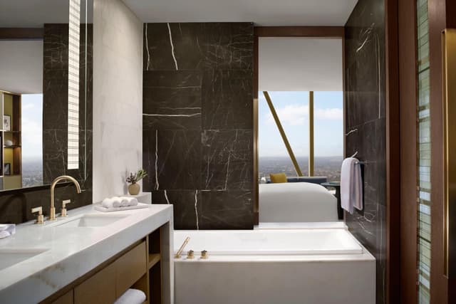 Premier, City View, 1 King Bed · photo 7