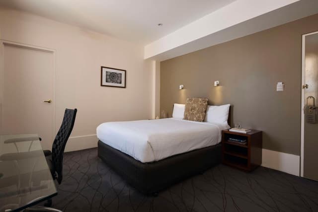Heritage Queen Room · photo 1