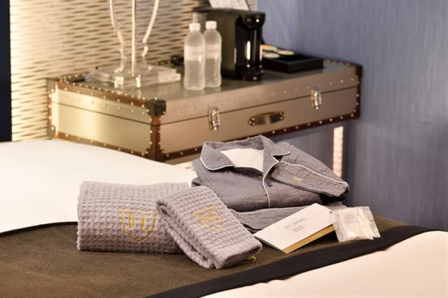 Premium Hollywood Twin Room with Complimentary Breakfast · photo 5