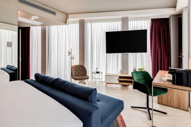 nhow Premium Corner Room · photo 5