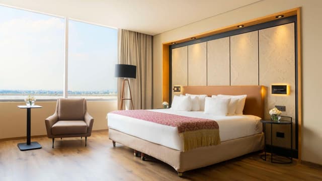 Superior Double or Two Queen Room · photo 1