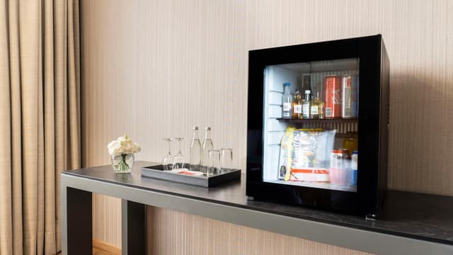 Superior Double or Two Queen Room · photo 3