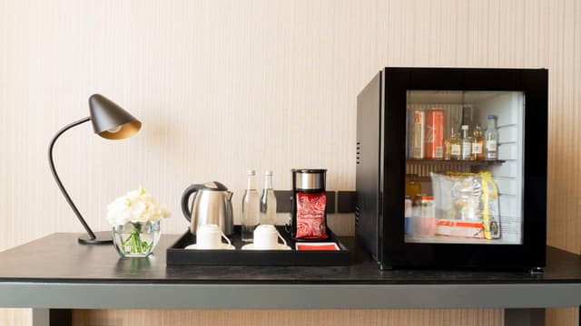 Superior Double or Two Queen Room · photo 2