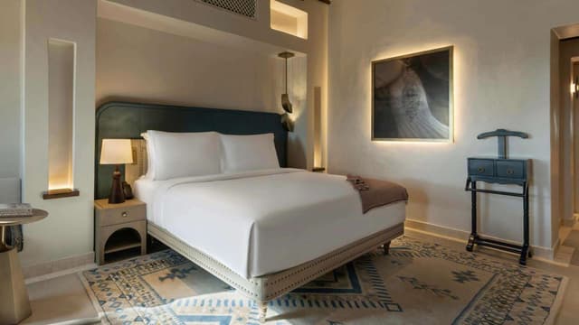Deluxe Desert View King Room · photo 8