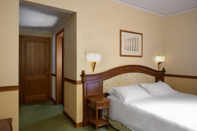 Classic Double or Twin Room · photo 1