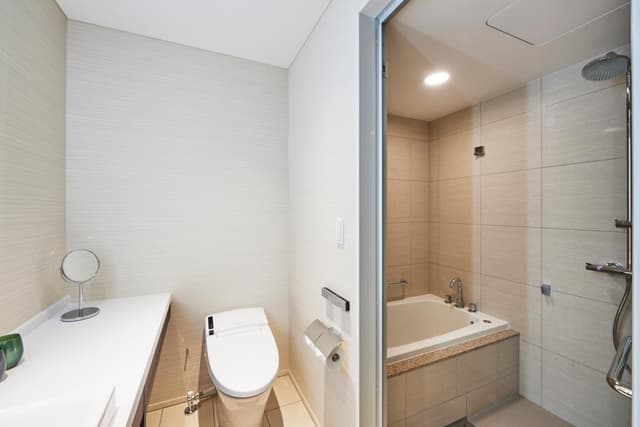 Standard Double Room - Non-Smoking · photo 6