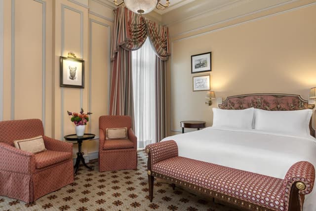Deluxe, Guest room, 1 King, City view · photo 3