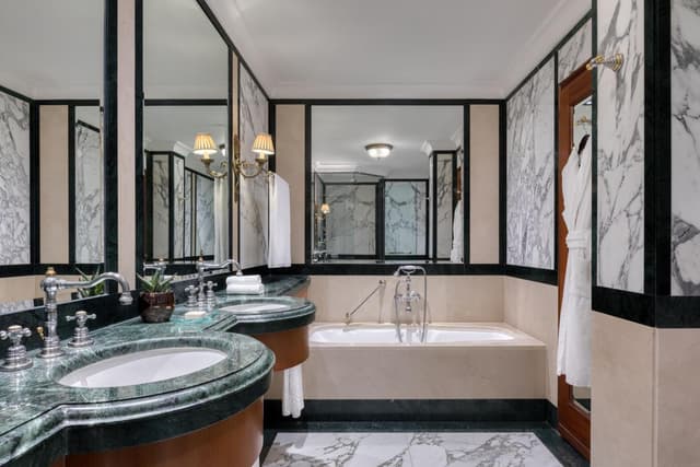 Classic, Guest room, 2 Twin/Single Bed(s), Courtyard view · photo 2