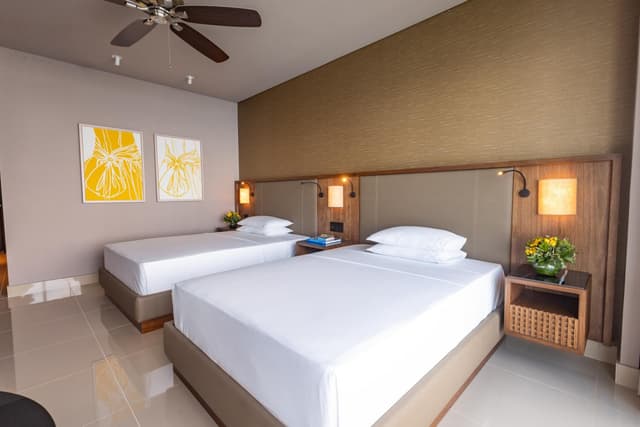 Habitación Doble con Dos Camas Dobles y Vista a la Bahía - Acceso al Club · foto 1