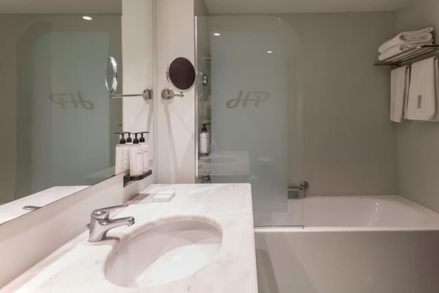 Classic Double or Twin Room · photo 4