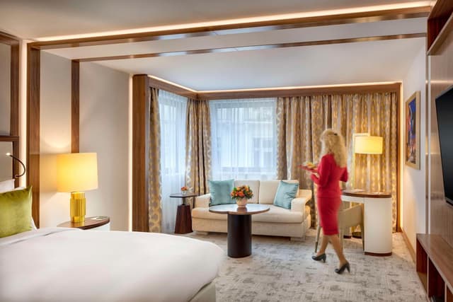 Corvinus Room Fashion Street View · foto 6