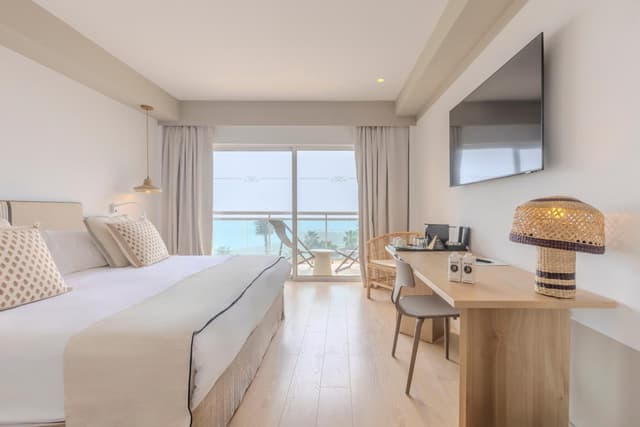 Habitación Doble o con Dos Camas Superior con Vista al Mar · foto 1