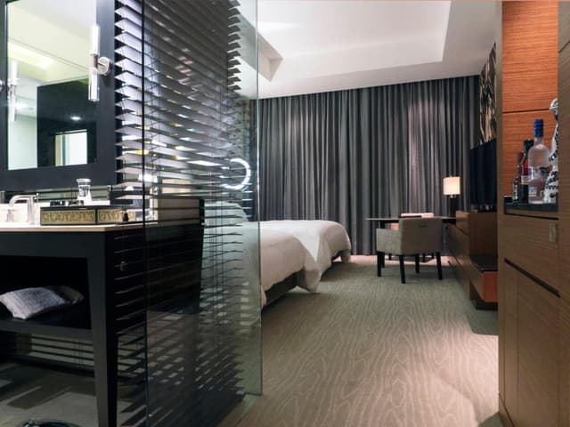 Deluxe Double Room with Two Double Beds · photo 8
