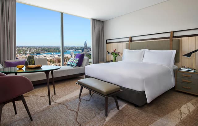 Superior Room with One King Bed · photo 1