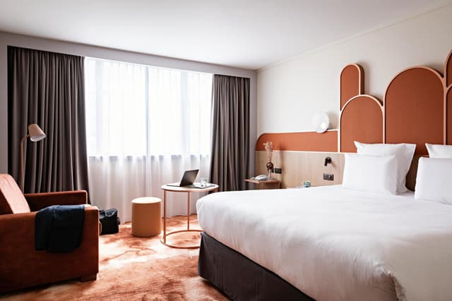 Superior Room with King Bed and Children Sofa Bed · photo 5