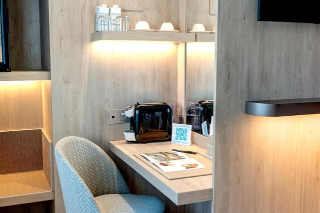 Habitación Doble Clásica con Vista a la Ciudad / Interior · foto 5