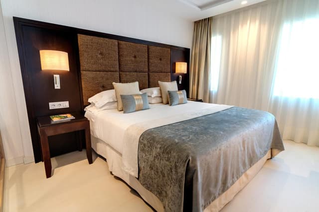 Habitación Doble Clásica con Vista a la Ciudad / Interior · foto 2