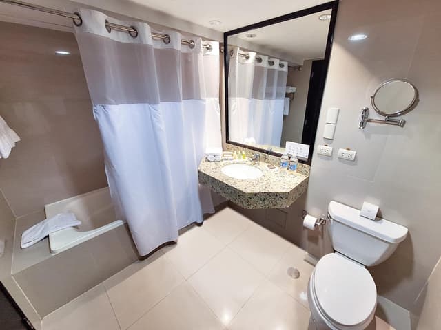 Queen Room · photo 4