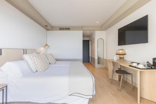 Habitación Doble o con Dos Camas Superior con Vista al Mar · foto 6