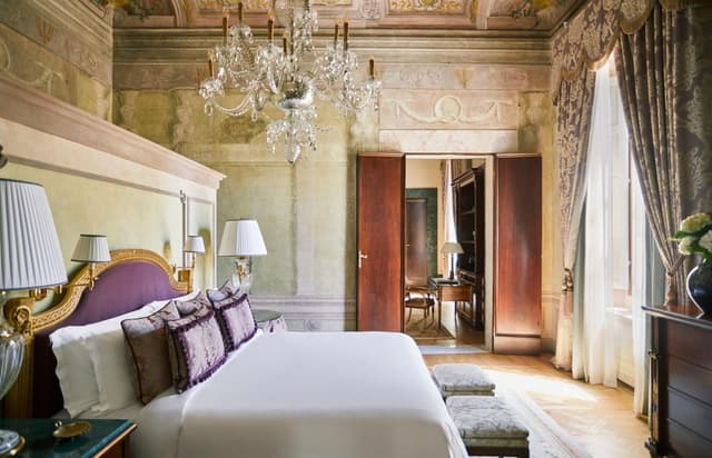 Suite Ejecutiva con Frescos y Cama King · foto 1