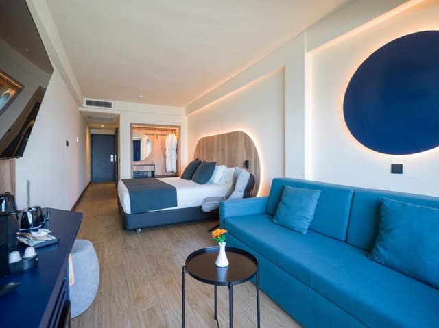 Family Room with Sea View · photo 2