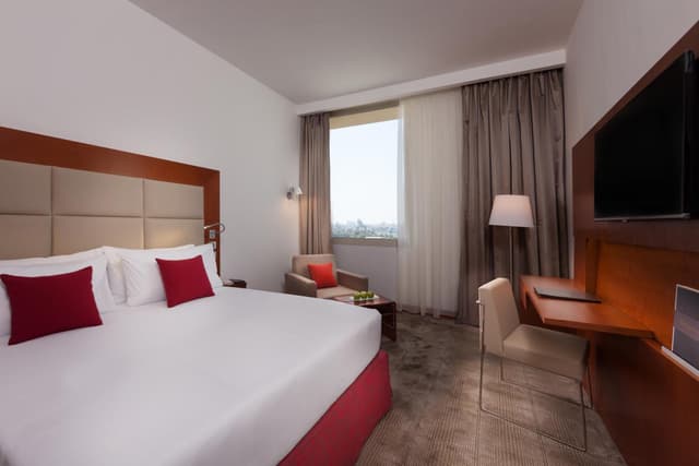Superior City View Room · photo 3
