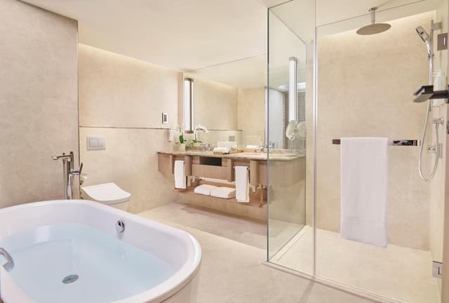 Sea View Suite with balcony · photo 5