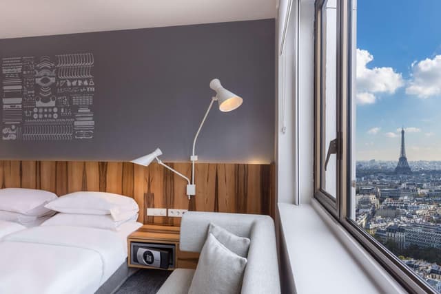 Habitación Doble Deluxe con Vista a la Torre Eiffel · foto 2